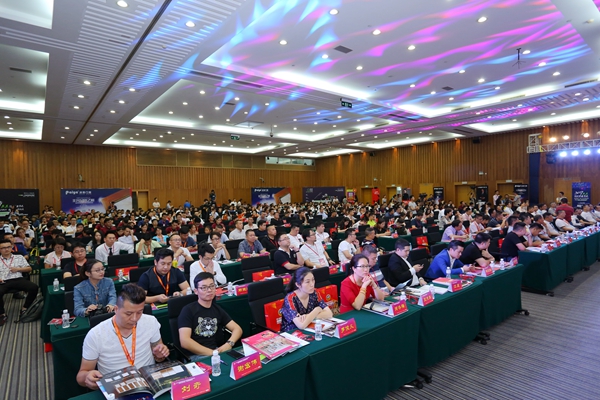 飞宇门窗特别友情支持2017全国铝门窗行业优秀品牌颁奖典礼