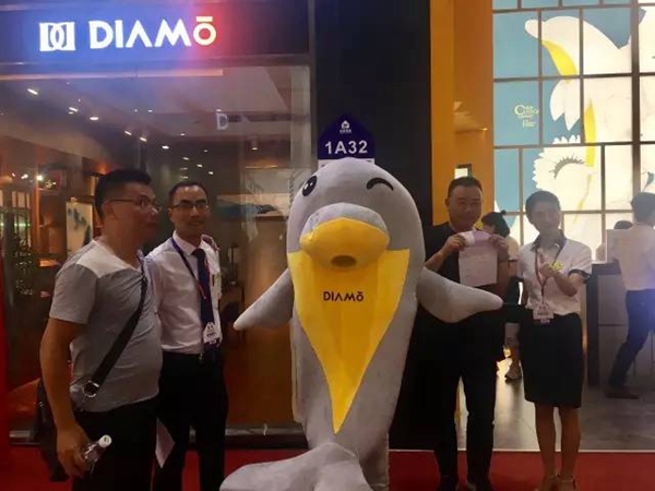 国际名家具展帝安姆全屋定制大秀“硬”实力,强势“圈粉”没商量! 国际名家具展帝安姆全屋定制大秀“硬”实力,强势“圈粉”没商量!