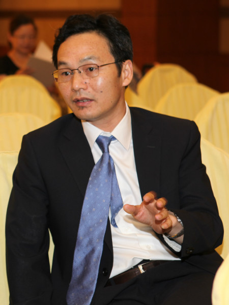唇枪舌战，定制风云