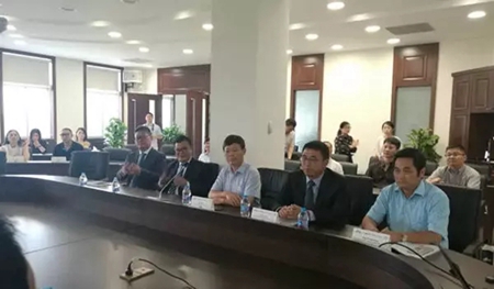 展辰涂料:强强联合 四方合作打造全球首条高光镜面水性UV产业链 展辰涂料:强强联合 四方合作打造全球首条高光镜面水性UV产业链