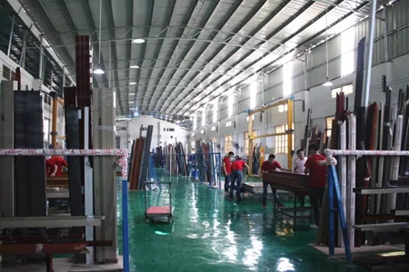 皇家气派 荣耀起航——皇家金牌门窗乔迁新厂，产能翻番