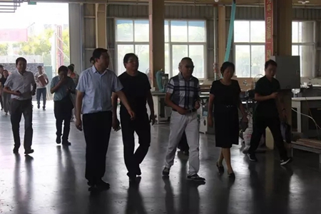 新乡市市政府领导一行莅临欧迪雅参观指导工作！