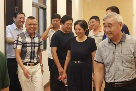 新乡市市政府领导一行莅临欧迪雅参观指导工作！