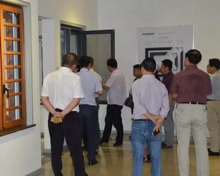 智赢系统门窗：重庆市工商联及枣庄市工商联莅临智赢工厂考察