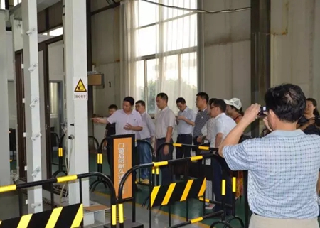 智赢系统门窗：重庆市工商联及枣庄市工商联莅临智赢工厂考察
