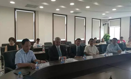展辰涂料:强强联合 四方合作打造全球首条高光镜面水性UV产业链 展辰涂料:强强联合 四方合作打造全球首条高光镜面水性UV产业链