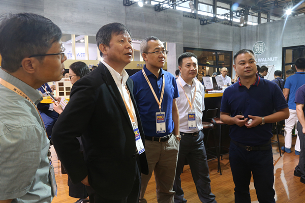 嘉宝莉家具漆「漆艺森林」惊艳上海浦东展