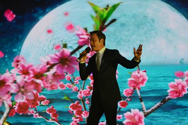 香港影星罗嘉良助力易高定制嘉年华，品牌大放异彩！