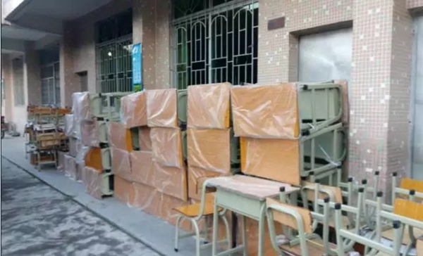 传递爱情暖童心 伟业集团资助山区小学生快乐学习