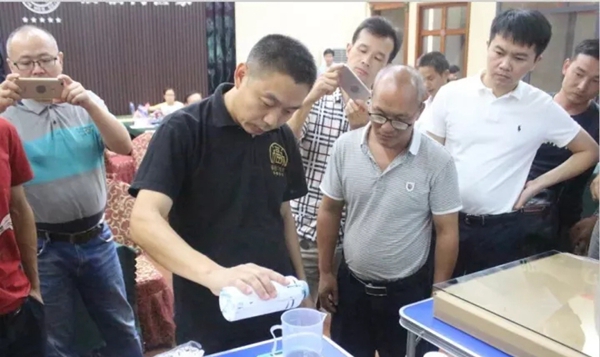 福临门世家首创恒温门窗刷新服务 推动门窗行业新变革 福临门世家首创恒温门窗刷新服务 推动门窗行业新变革