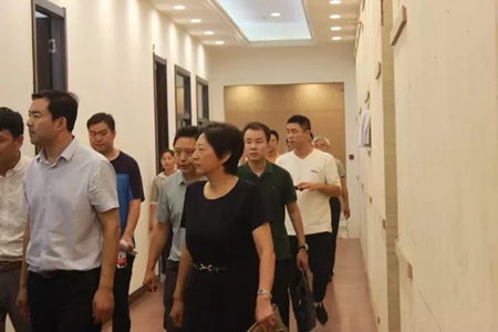 新乡市市政府领导一行莅临欧迪雅参观指导工作！