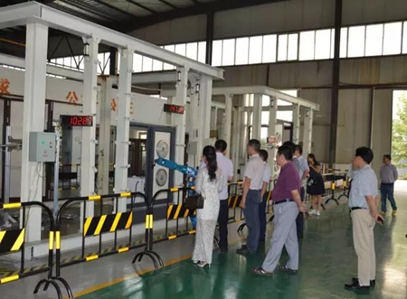 智赢系统门窗：重庆市工商联及枣庄市工商联莅临智赢工厂考察