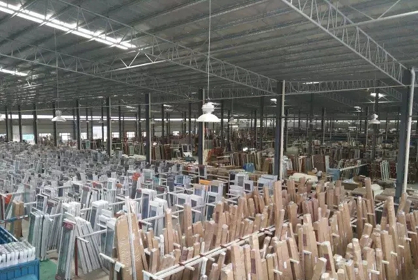 佰斯顿门窗5万余平米新厂全面投入运营 佰斯顿门窗5万余平米新厂全面投入运营
