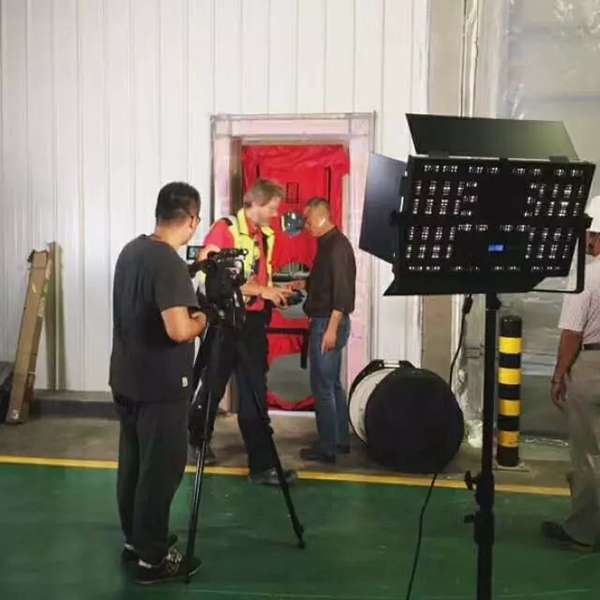 森鹰铝包木窗大功告成 世界最大被动式工厂气密性检测顺利通过