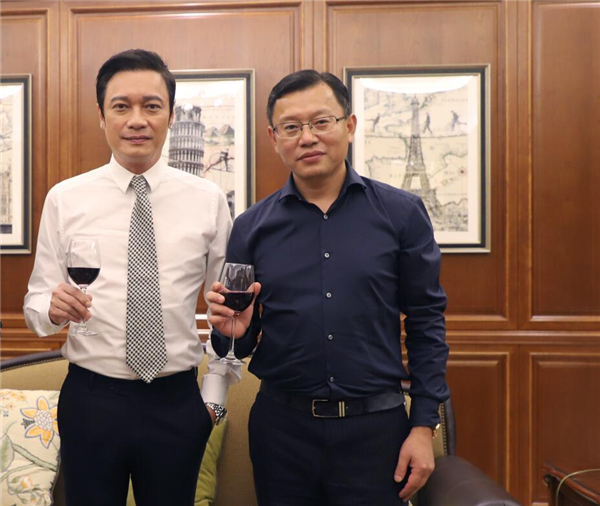 香港影星罗嘉良助力易高定制嘉年华，品牌大放异彩！