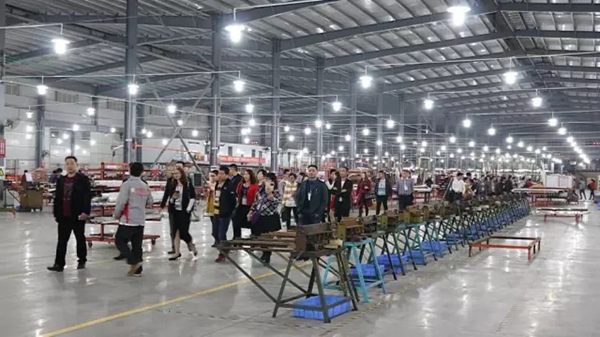  帝奥斯门窗：做门窗用实力说话