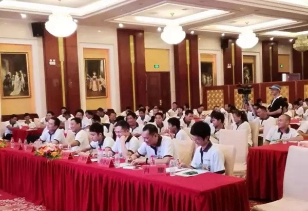 总裁签售会暨2017新品发布，伟昌铝材云南运营中心带你玩转新营销课堂！