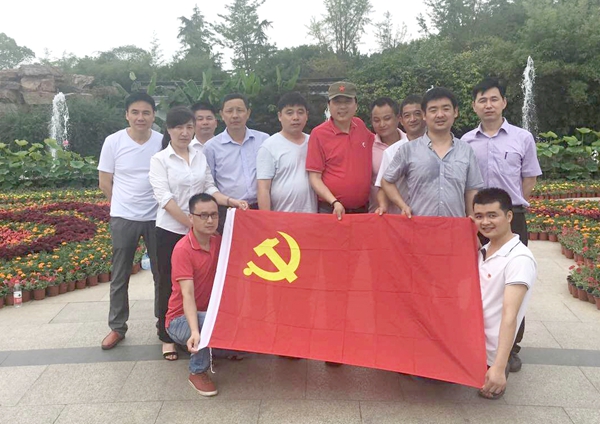 沈建忠:“十九大”指明发展方向,对家居制造业有重大指导意义 沈建忠:“十九大”指明发展方向,对家居制造业有重大指导意义