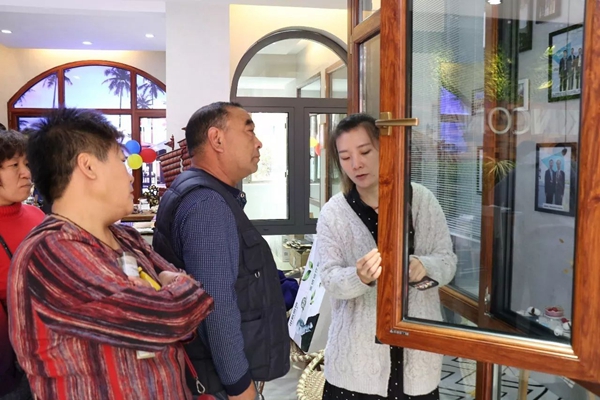 京港亚门窗淄博旗舰店盛大开业