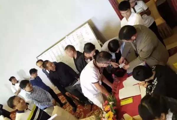 总裁签售会暨2017新品发布，伟昌铝材云南运营中心带你玩转新营销课堂！