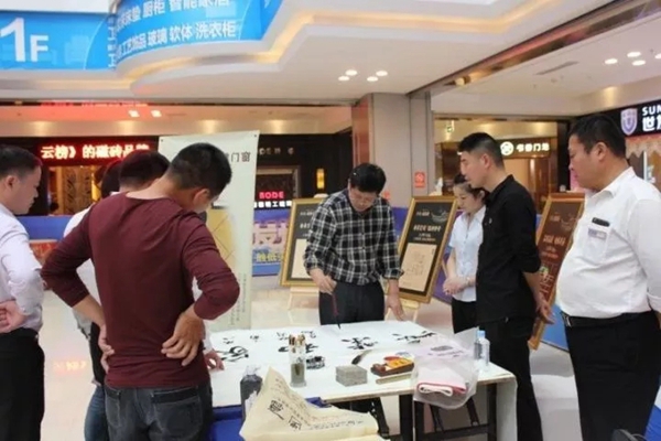派雅门窗:金秋十月硕果累累,三店齐开,掀起开业潮!更多超级大店火热装修中! 派雅门窗:金秋十月硕果累累,三店齐开,掀起开业潮!更多超级大店火热装修中!