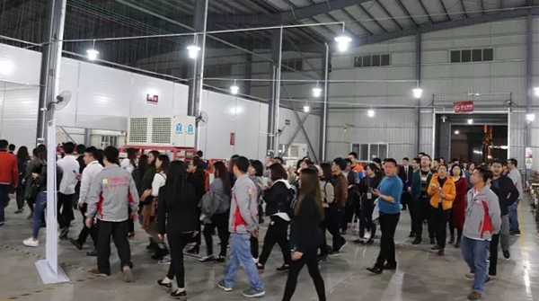  帝奥斯门窗：做门窗用实力说话