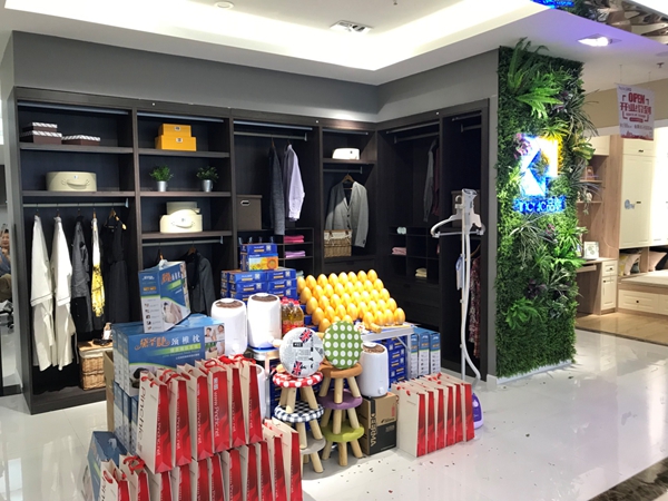 品潮全屋定制红星 欧丽洛雅店盛装开业! 品潮全屋定制红星 欧丽洛雅店盛装开业!