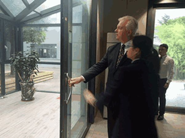 一带一路|安柏瑞门窗与各国大使经济合作洽谈会圆满成功