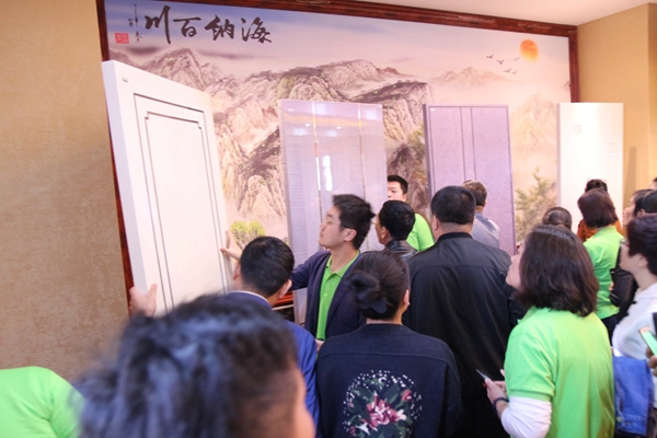 润成天成,独享秋色——2017年广东润成创展秋季培训会暨新品品鉴会议完满落幕! 润成天成,独享秋色——2017年广东润成创展秋季培训会暨新品品鉴会议完满落幕!