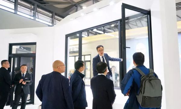 CIVRO展会特辑 | 品牌名片的格调,品鉴非凡的申城之旅 CIVRO展会特辑 | 品牌名片的格调,品鉴非凡的申城之旅