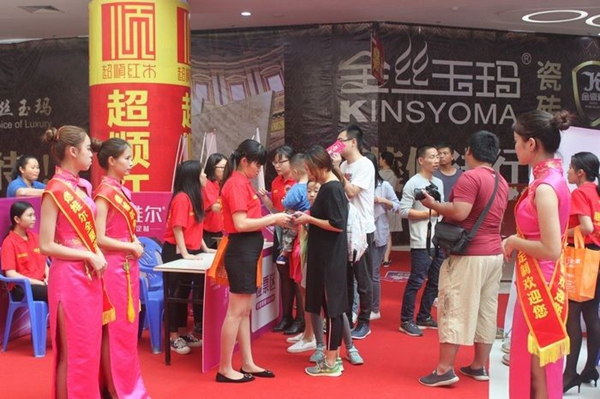 湛江德维尔双十一剁手节开启,香港情歌天后许秋怡现场助阵 湛江德维尔双十一剁手节开启,香港情歌天后许秋怡现场助阵
