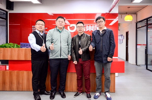 全国工商联家具装饰业商会张传喜会长一行莅临慧亚传媒参观指导
