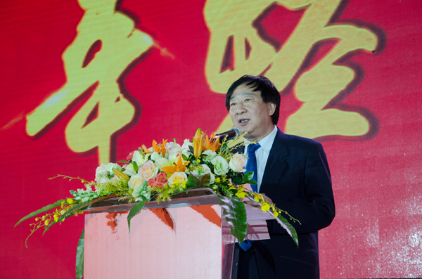 “年轻来战 荣耀未来”第25届广东伟业集团战略合作伙伴联谊会暨25周年庆典圆满落幕 “年轻来战 荣耀未来”第25届广东伟业集团战略合作伙伴联谊会暨25周年庆典圆满落幕