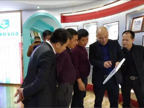 迪邦快讯：中国门协张鹏会长以及部分行业领导莅临迪邦交流指导