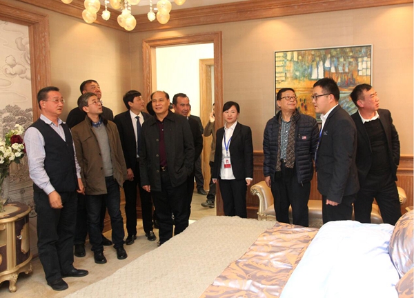 第三届定制家居及门业千人峰会在湖州召开，500余行业精英参观“样板工厂”