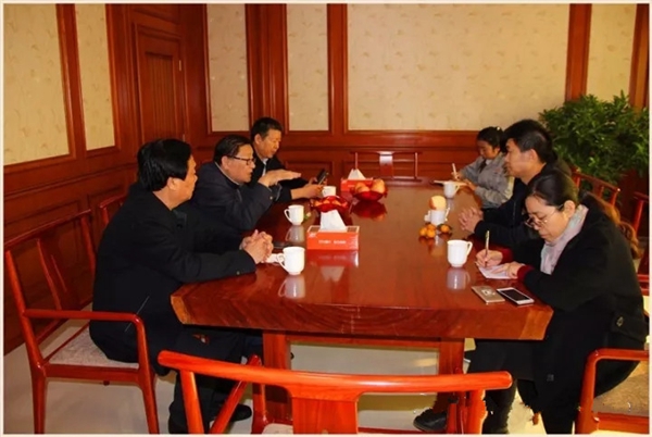 中国木材与木制品流通协会木门窗专委会张国林会长莅临万家园参观指导 中国木材与木制品流通协会木门窗专委会张国林会长莅临万家园参观指导
