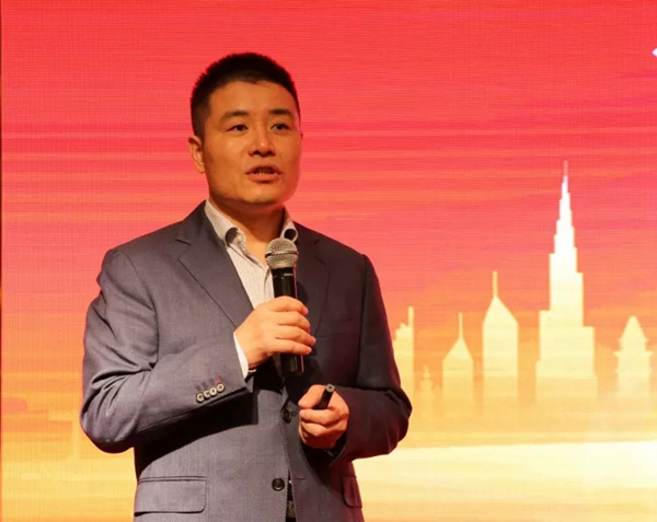 戴上红领巾，300精英走进“后台升级‘避雷术’”技术分享会