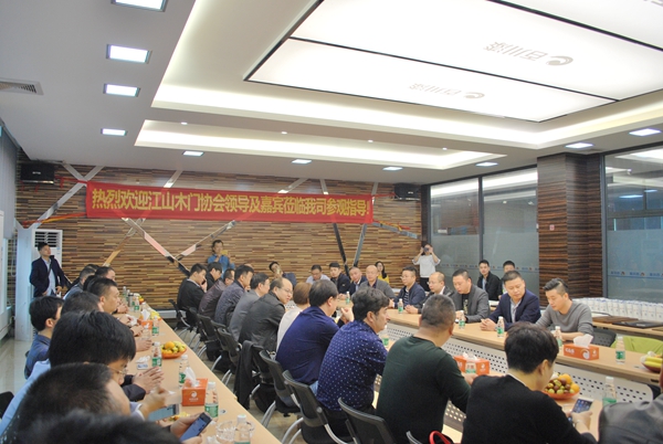 江山多娇，百川独领风骚
