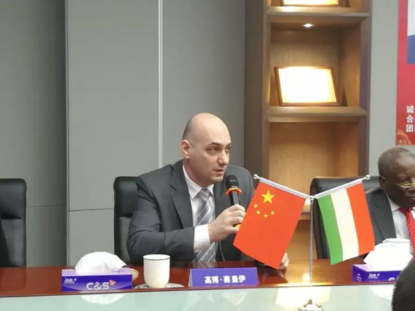 一带一路|安柏瑞门窗与各国大使经济合作洽谈会圆满成功