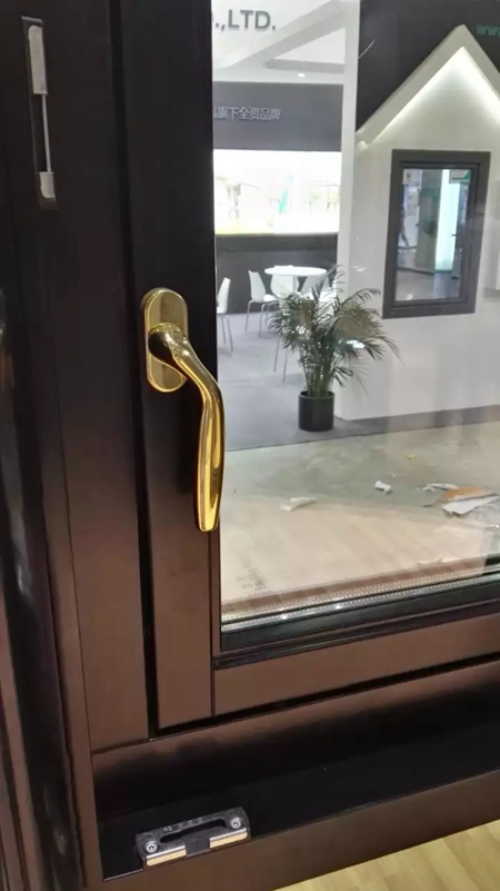 森鹰快讯:FBC中国国际门窗幕墙博览会盛大开幕,森鹰产品惊艳全场 森鹰快讯:FBC中国国际门窗幕墙博览会盛大开幕,森鹰产品惊艳全场