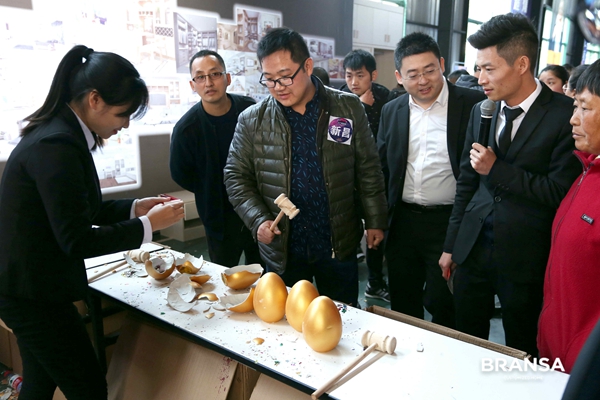 11.25引爆全场:布兰莎工厂团购会疯抢嗨翻天! 11.25引爆全场:布兰莎工厂团购会疯抢嗨翻天!