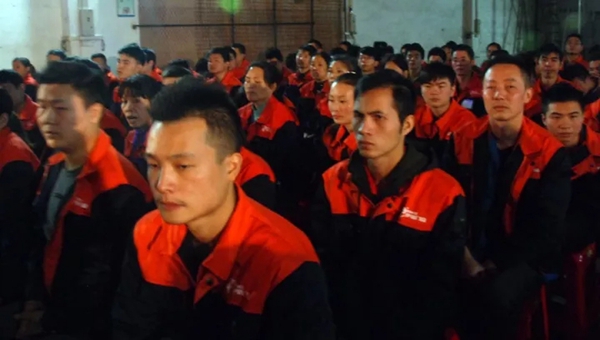 “中国梦•伊盾梦•幸福梦” 气势如虹！伊盾门窗征战2018誓师大会隆重召开！