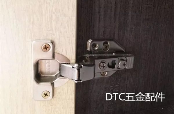 卡诺尼衣柜检验大法 轻松鉴别衣柜环保指数