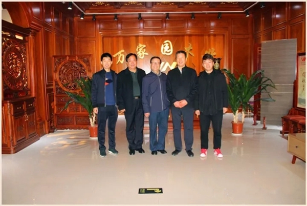 中国木材与木制品流通协会木门窗专委会张国林会长莅临万家园参观指导