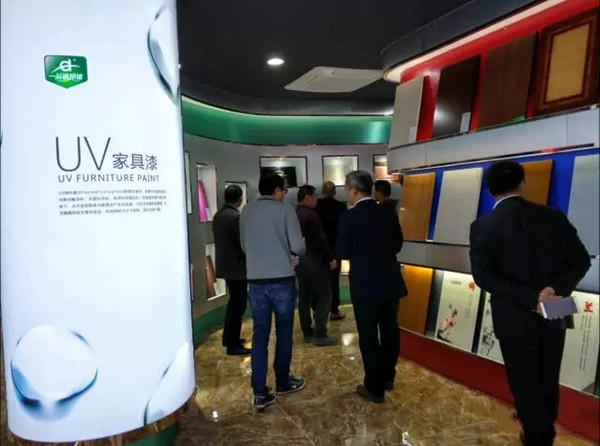 迪邦快讯：中国门协张鹏会长以及部分行业领导莅临迪邦交流指导