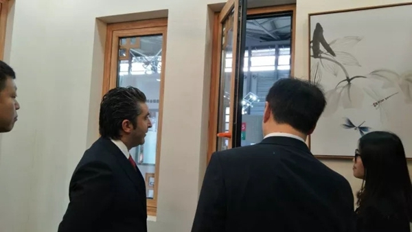 展会直击：伟业开启“全铝定制家”盛大登场，绽放上海