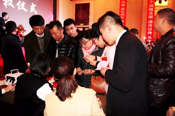 这个消息,我必须第一时间告诉你! 这个消息,我必须第一时间告诉你!