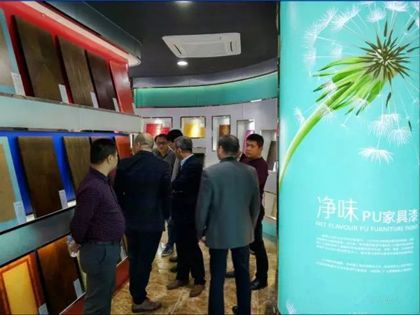 迪邦快讯：中国门协张鹏会长以及部分行业领导莅临迪邦交流指导