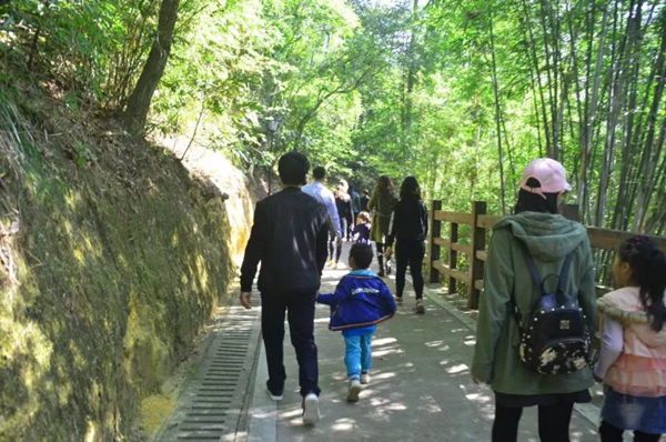相约在冬季——记尊霸门窗2017年冬季旅游