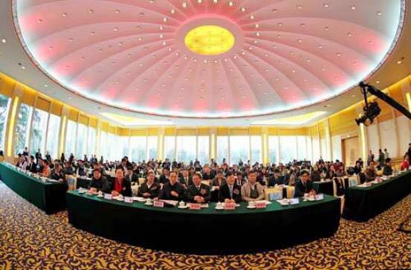 在伟大旗帜下走好中国家居业砥砺奋进新棋路